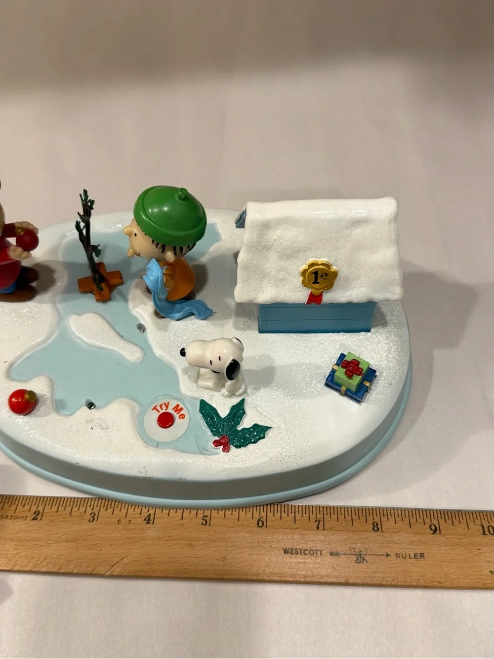 2015 Kurt Adler Peanuts Christmas Animated Table Piece, Snoopy, Charlie & Linu